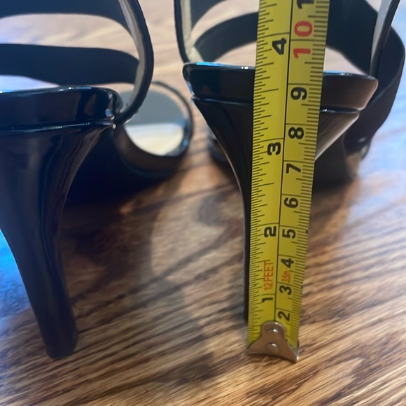 Heels - Picture 7 of 7